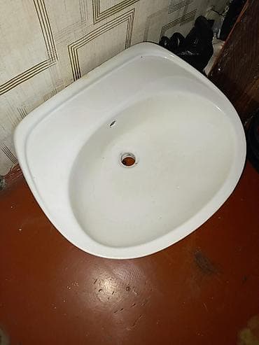 sandık: - Pedestal tipli lavabo (dayaqla birlikdə) - Oval kasa forması, ortada — 2