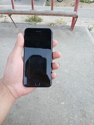 IPhone 8, Qara, Barmaq izi