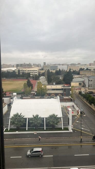 Bıçaqlar: 2 otaqlı mənzil – şəhər mənzərəsi ilə Planlama: - Geniş qonaq otağı — 3