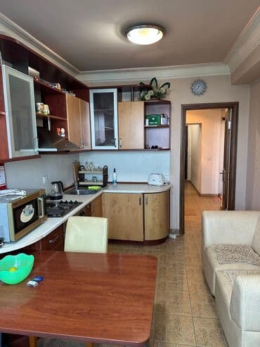 elmlər kirayə: Bu kirayə mənzil rahat yaşayış üçün uyğun geniş bir otaq təklif edir — 8