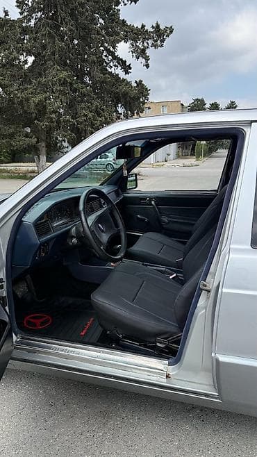 Avtomobil satışı: Mercedes-Benz 190 (W201): 2 l | 1990 il Sedan — 9