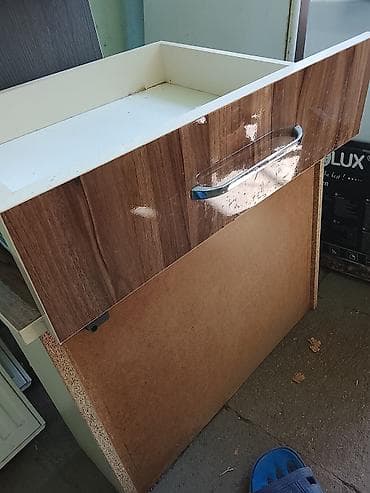 5 metir 50 santliq yere bes eder az işləmişdi Tərkibi: - Aşağı — 7