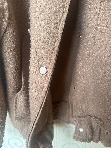 Bomber jacket
Size M
Like New 
70 azm — 2