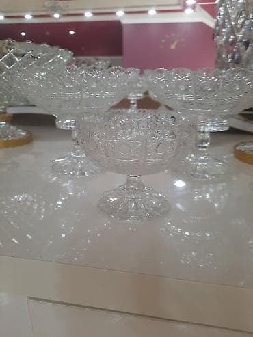 yeni il celengleri: Kəsma naxışlı şüşə qədəhli meyvə/gülqabı dəsti - Material: şəffaf — 1