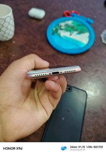 iphonu: IPhone 8, 64 GB, Rose Gold, Barmaq izi — 7