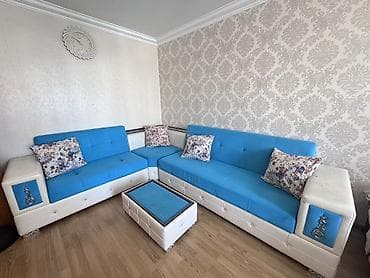 Divan və masa dəstləri: Mavi-ağ künc divan dəsti * Ölçü: 306 × 244 sm. * Komplekt: 2 hissədən — 3