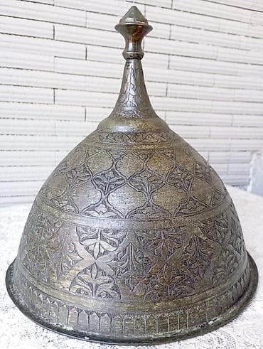 Sərpuş. 19 əsr. hündürlük 25 sm, en 23, 5 sm at lalafo.az Sərpuş. 19 əsr. hündürlük 25 sm, en 23, 5 sm