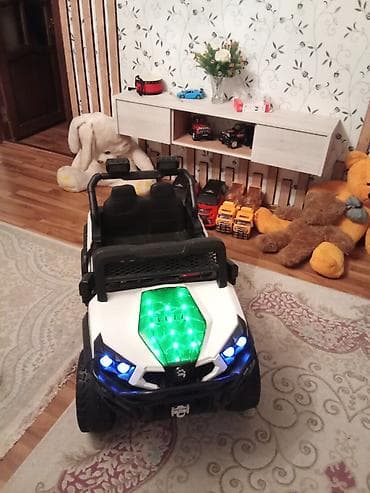 Uşaq elektrik maşını saz veziyyetdedi yeni alinib. Uşaqlar üçün real