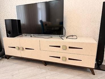 ref: Düz TV altlığı, Polkalı — 3