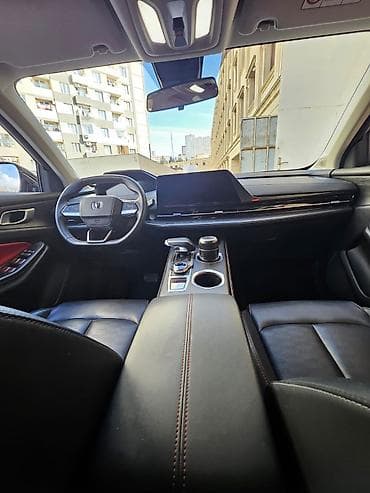 səs bogucu: Salam, Maşın 2023-cü il rəsmi servisdən alışdı. Maşında heç bir — 7