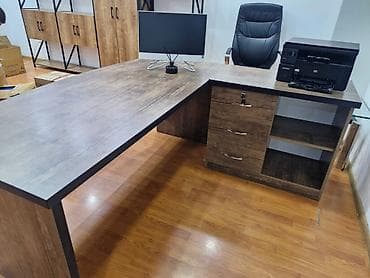 Ofis dəst mebeli: Ağ masa 120 manat Qəhvəyi masa 115 manat Şkaf 250 Aşağı yerləri — 3