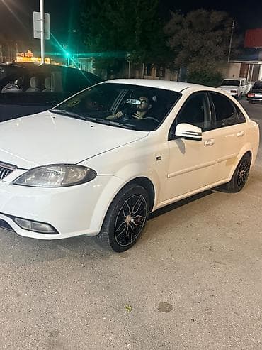 Tekerler normaldı dıskde tekerde eyrı cat yoxdu ona göre ucuz satılır