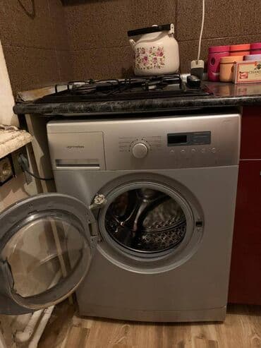 sulutəpədə kirayə ev: Yalnız tələbə qızlara verilir. Evde her bir şərait var.istilik sistemi — 15