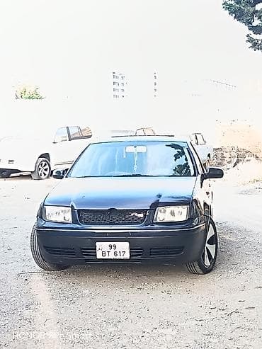 4 qapi niva: Masin 5 ildi mendedi oz adimadi sade mator sade karobka aftomat — 2