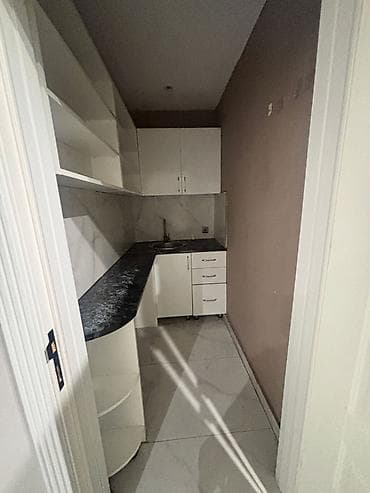 nargilede kiraye evler: Dostluq k\t yaxın Obyekt kirayə verilir. təmirlidir 30kv. istilik — 5