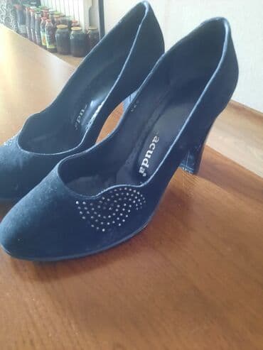 4xl nece razmerdi: Tuflilər, Burberry, Ölçü: 38, rəng - Qara, İşlənmiş — 5