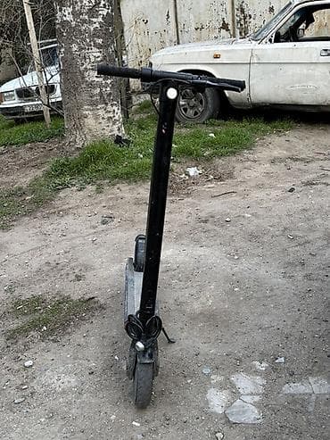 Книги и журналы: Б/у Электросамокат 8", 251 - 350 Вт, 16 - 25 км/ч, Платная доставка — 2