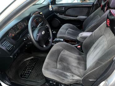 tayota prius 20 kuza: Hyundai Sonata: 2.7 l | 2005 il Sedan — 5