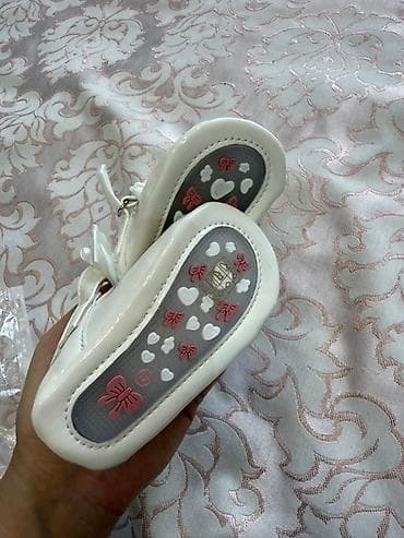 usaq metbexi: Rəng - Ağ Baletkalar, Ölçü: 19, Qız üçün — 3