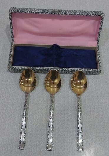 qaşıq dəsti: Sovetdən qalan təzə qaşıq dəsti satılır, yemək üçün böyük ölçülü qaşıq — 12