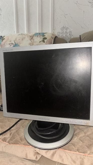 samsung tab s2: Samsung SyncMaster 540N LCD monitor - Ekran ölçüsü: 17" - Format: 5:4 — 3