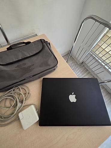 Apple MacBook (qara rəng, polykarbonat gövdə) – klassik model - Ekran