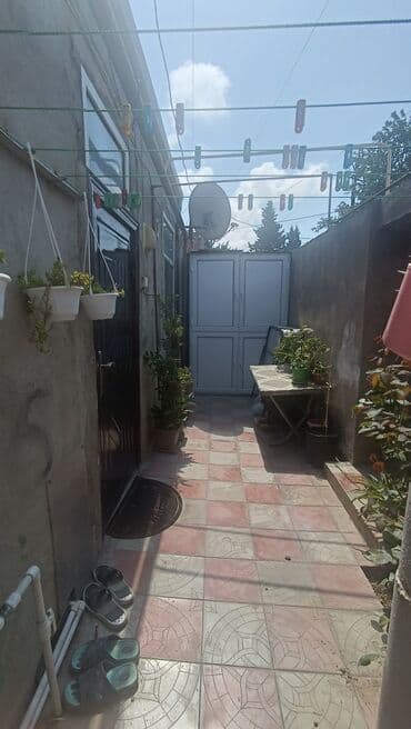 gence weheri: -Ev Xırdalan şəhəri, Adıgözəlov küçəsi, 34a ünvanında yerləşir — 5