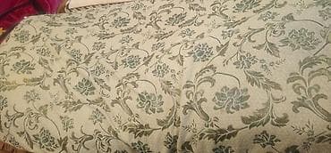 Floral naxışlı parçadır. - Material: qalın, yumşaq toxumalı toxuma