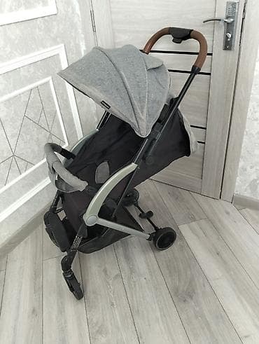 Столы для кормления: Классическая прогулочная коляска — 3