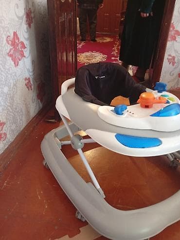 Tibbi maskalar: Uşaq gəzdirəni (walker) - Rənglər: boz-ağ gövdə, mavi dekor — 3