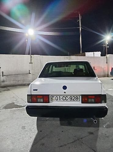 man sat: Model: Tofas (sedan) Kuzov: 4 qapılı, ağ rəng Sükan: solda Yanacaq — 10