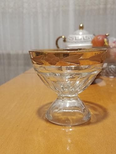 su qablar: Tort və şiriniyyat qabı, rəng - Qızılı, Şüşə, SSRİ — 1