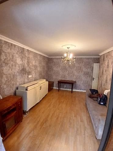 bərdədə ev: 4 mik Ecemi metrosu yaxinligi bina evi 9/2 mertebesi 2 otaq ewyali — 3