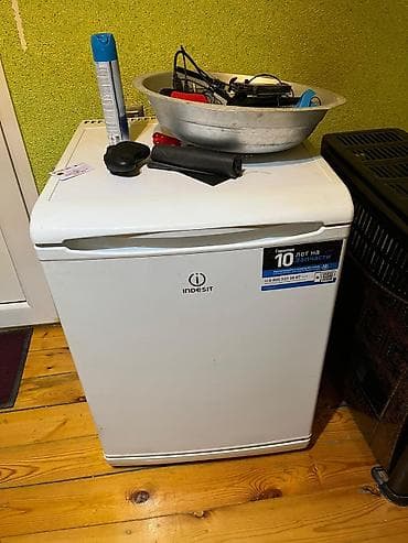 iphone 7 aux kabel: Mini Indesit Soyuducu Satılır, rəng - Ağ — 1