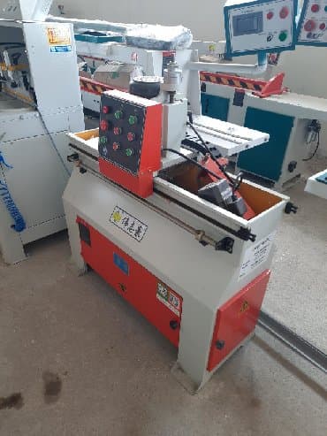 taxta yonan: Fuqan bicaklari itileyen — 1