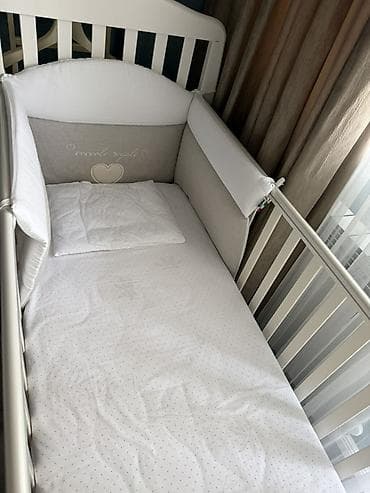 usaq besik: Oğlan və qız üçün, Dördbucaq, Beşik, Dəst ilə, Matras ilə, Yellənmə mexanizmsiz — 4