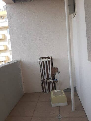 9 ci mikrorayon satilan evler: 3 otaqlı, Yeni tikili, m. Xalqlar Dostluğu, 131 kv. m — 9