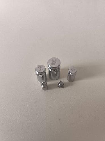 Kalibrləmə çəkiləri dəsti – xromlaşdırılmış metal Tərkib: - 20 g