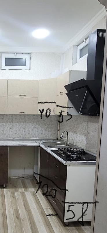 Mətbəx mebeli: - Mətbəx mebeli dəsti – L formalı yerləşim - Üst dolablar: açıq bej — 2