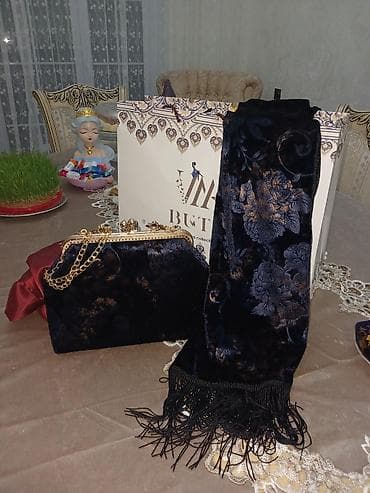 Zərif qadın aksesuarları dəsti - Tərkib: məxməri şal və uyğun məxməri