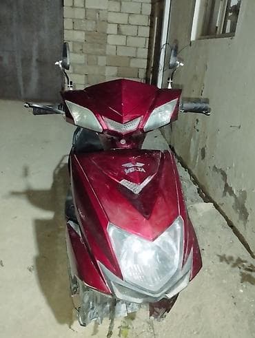 12 volt adapter: Demeli moped on hisseden qeza olunub yanlarında ciziglar var — 5