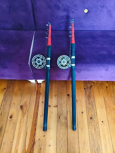 Iki ədəd teleskopik balıqçı qamışı və fırlanan metal çarx dəsti
