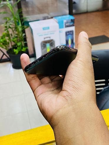 aple 11: IPhone 11 Pro, Matte Midnight Green — 3