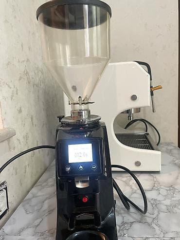 Grinder ve kofe aparat arendaya verilir