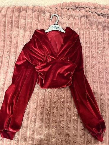 qirmizi kofta: Qırmızı məxməri bluz 2 defe geyinilib S/M olcu — 2