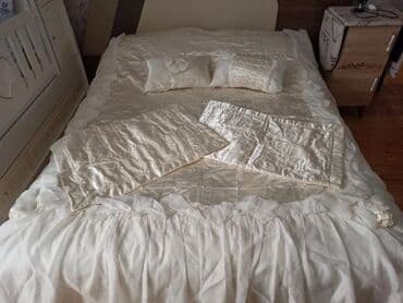 Yataq üçün İşlənmiş Yataq örtüyü