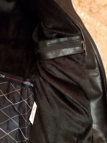 кожаные куртки турция мужские: Tezedi 45manatdi.Razmer balaca olduğu üçün satılır.Tezed,i — 2