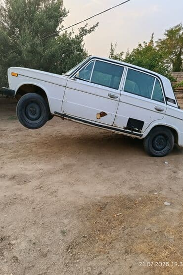 диски на ниву: VAZ klassik sedan (4 qapılı), ağ rəngdə. Xüsusiyyətlər: - Kuzov — 1