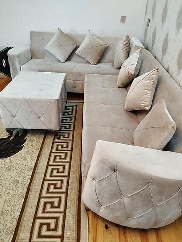 Künc divan, Divan