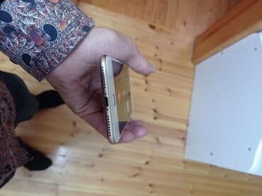 ipad 8 ikinci el: IPhone 8, Qızılı, Barmaq izi — 2